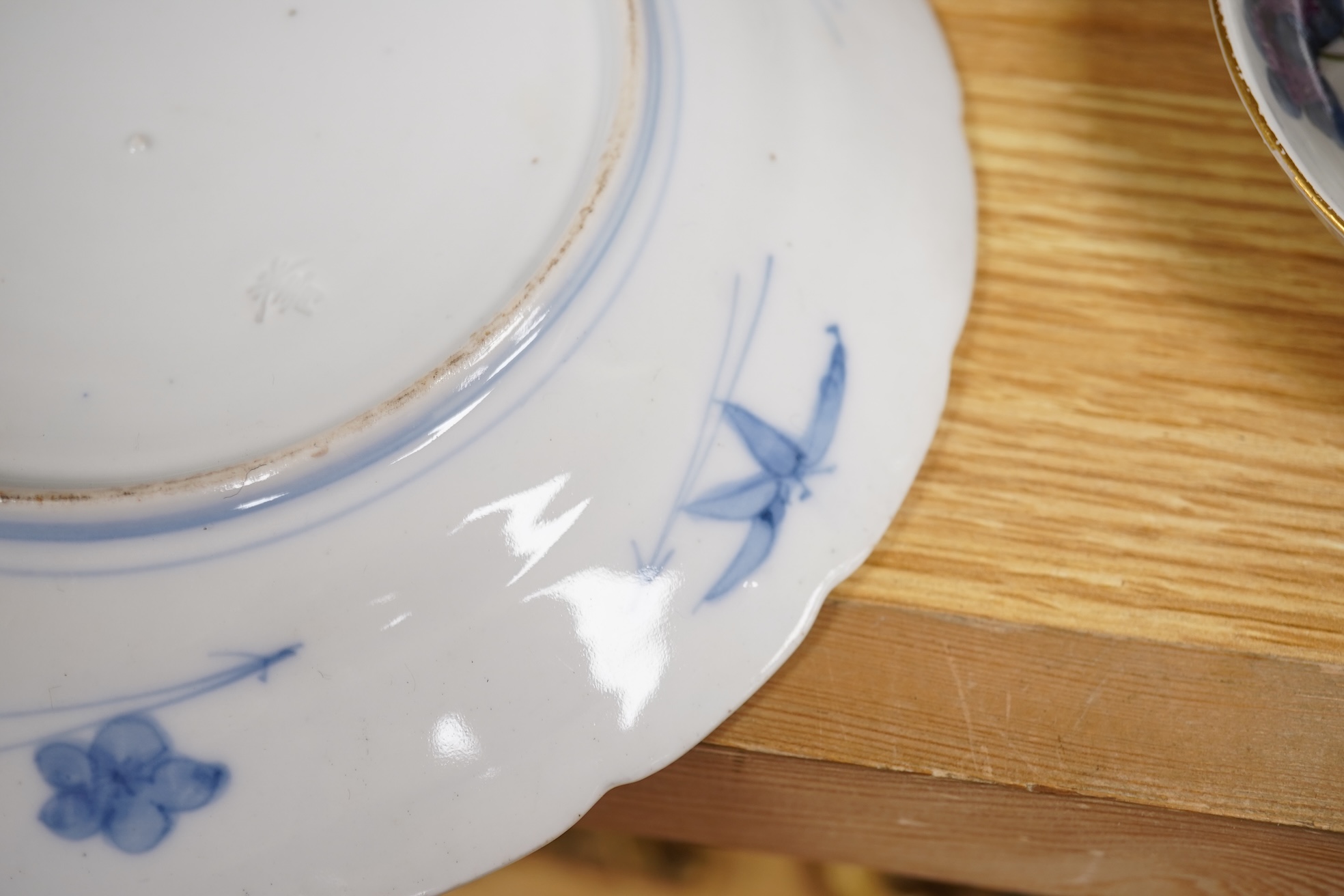 A set of six Japanese Imari plates, impressed mark to reverse, 21cm diameter